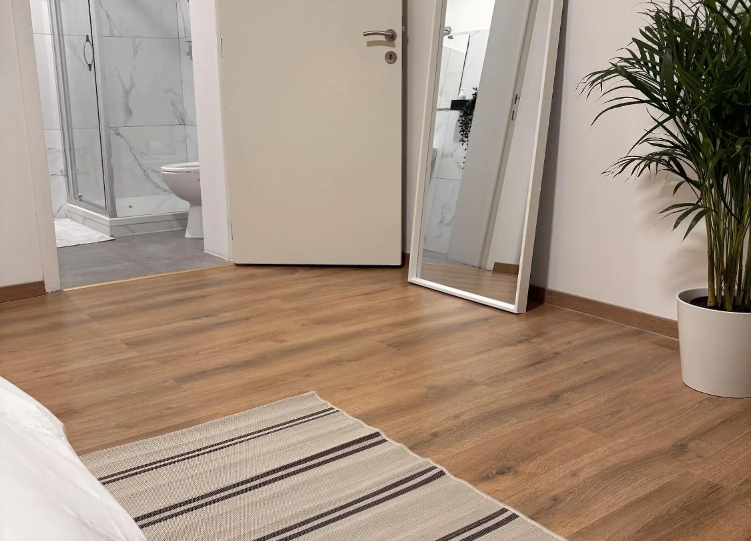 Habitación en casa particular Cozy Private Room With Terrace & Workspace Bruselas