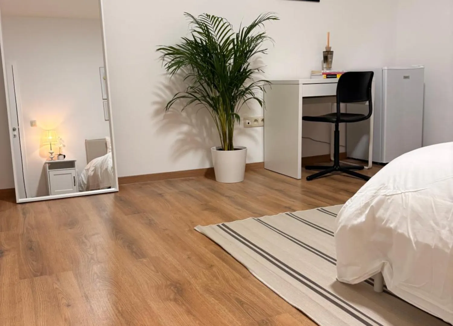 Cozy Private Room With Terrace & Workspace Bruselas Habitación en casa particular